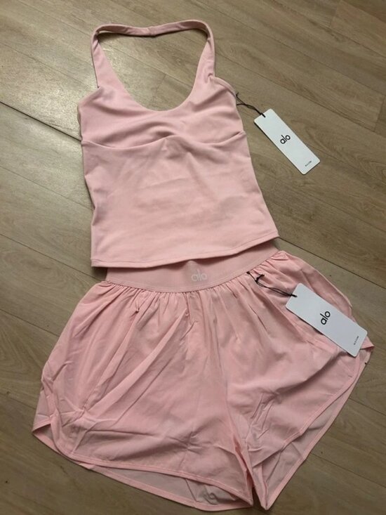 ALO Yoga Pants - Alo Yoga Rose Tank Top & Running Shorts Set in Light Pink, Size XS